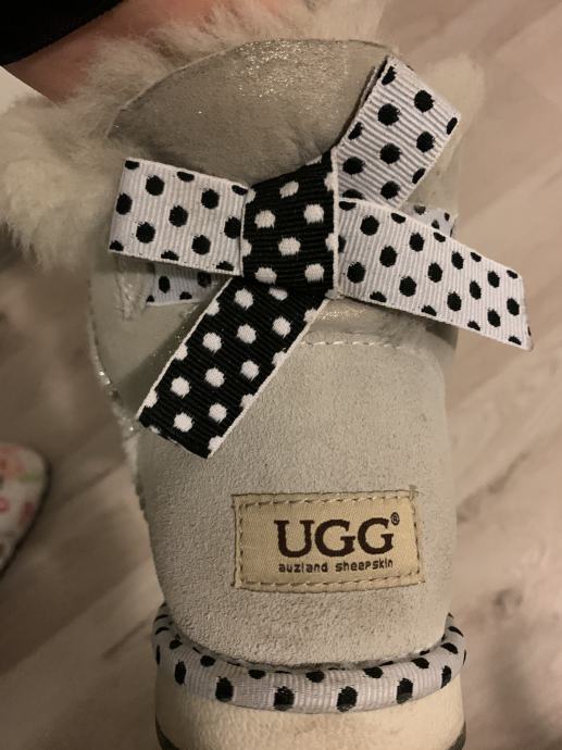 Ugg 38 bow special issue
