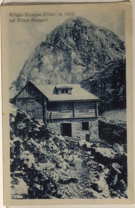 Mangrt-Rifugio Giuseppe Sillani na višini 1919 m odlično ohranjena
