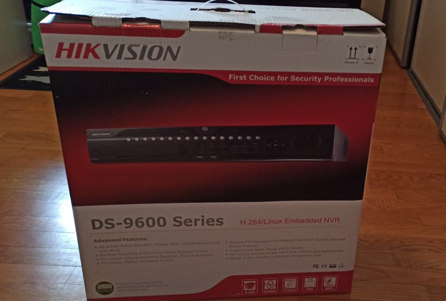 Profesionalni video nadzorni sistem HIKVISION DS-9608NI-I8