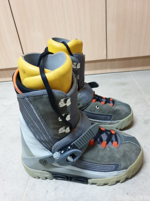 KOMPLET SNOWBOARD BURTON Charger 61 IN ČEVLJI BURTON