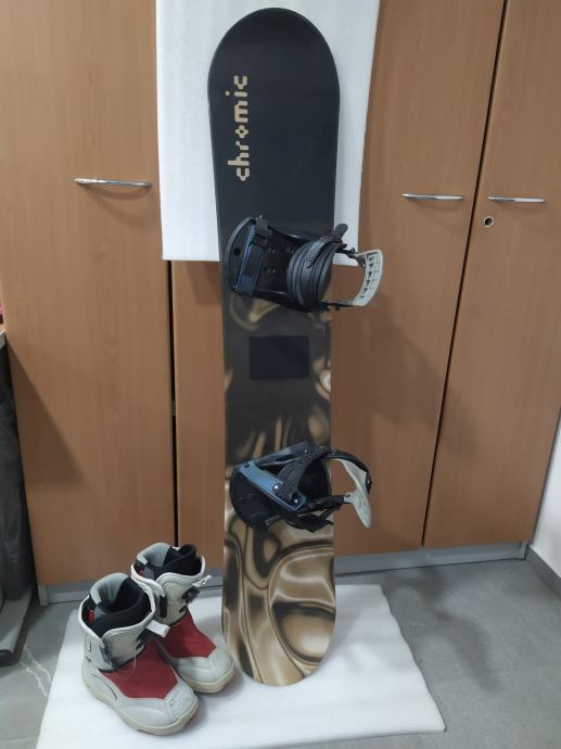 Snowboard + čevlji za bordanje št. 38