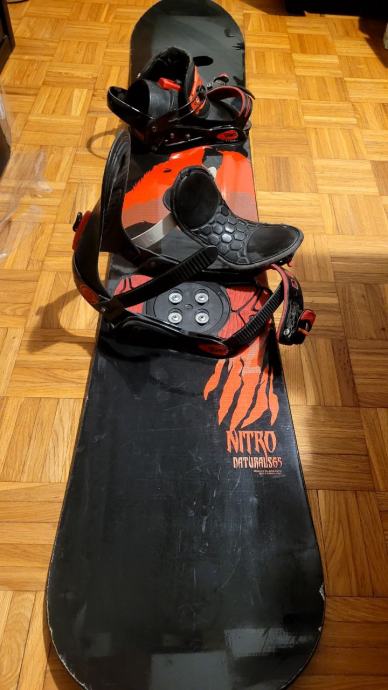 nitro naturals 165 snowboard Junior's Arial 2026 This board is poppy Nitro Cheap Thrills Mens Snowboard