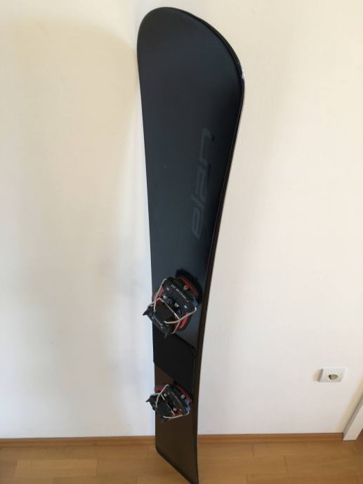Snowboard race Elan Ballistic