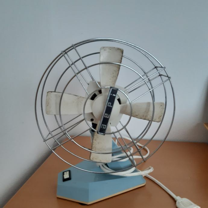Retro namizni ventilator iz 60.-ih let, delujoč, brezhiben, 35 eur