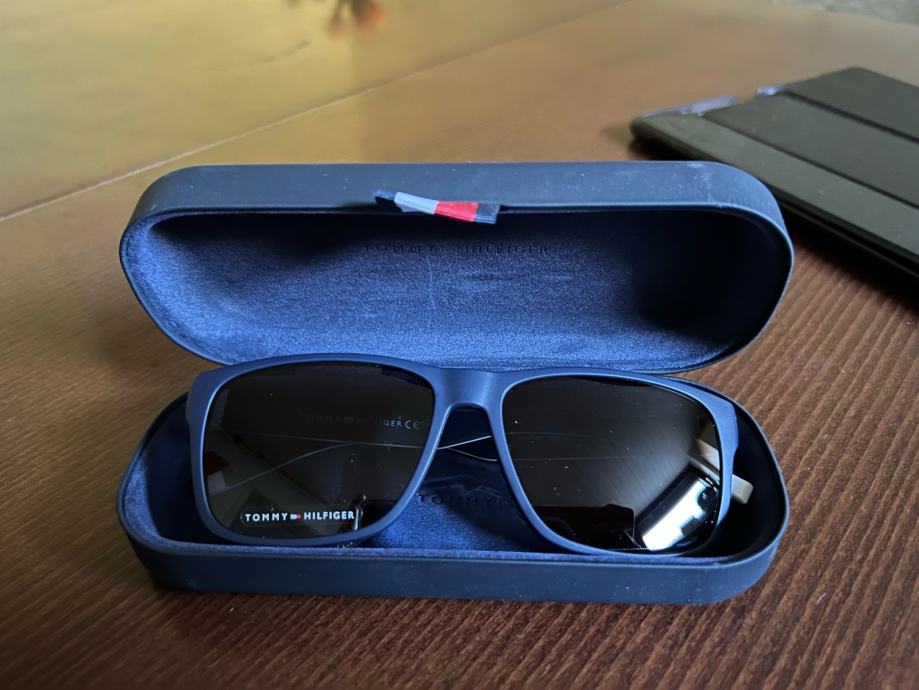 Tommy Hilfiger sončna očala