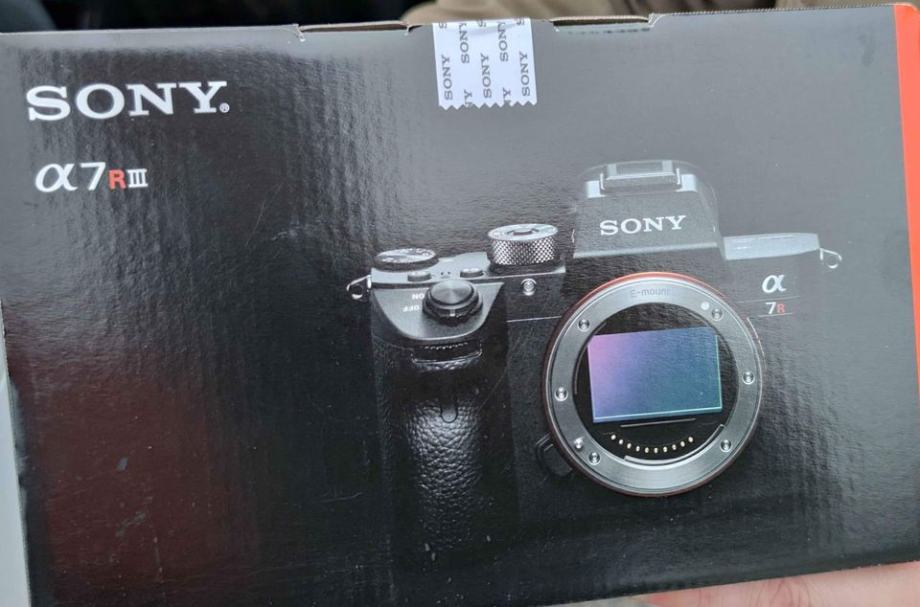 Sony A7iii Sony Alpha A7r Iii Release Date Sony A7riii Cena Sony