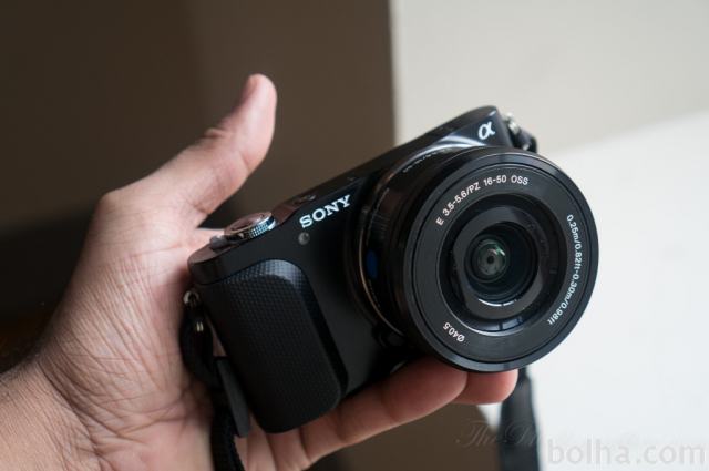 Sony NEX 3-N + 2 objektiva - 16-50 mm in Sigma 60 mm f2.8 DN e-mount