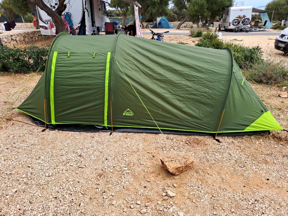 McKinley Escape 30.3 šotor za kampiranje