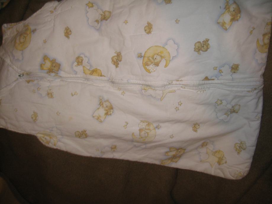 Spalna vreča za dojenčka- bele-krem barve z medvedki. dolž.vreče 65cm