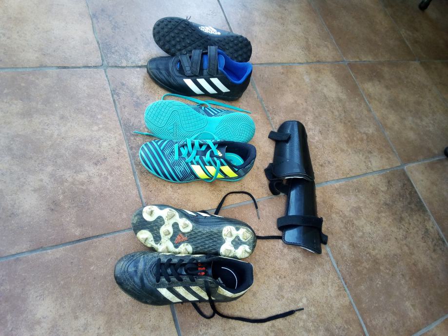 Otroška nogometna obutev