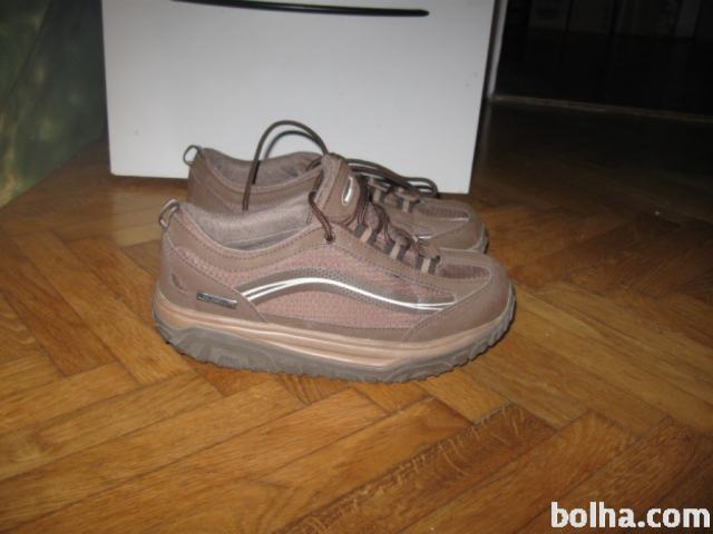 pohodni čevlji Walkmaxx št.39