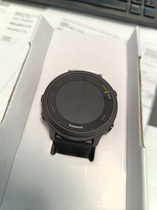 GARMIN FORERUNNER 55 črna