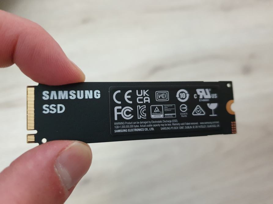Samsung 990 pro 2tb ssd NOV-nerabljen, brez skatle, z racunom