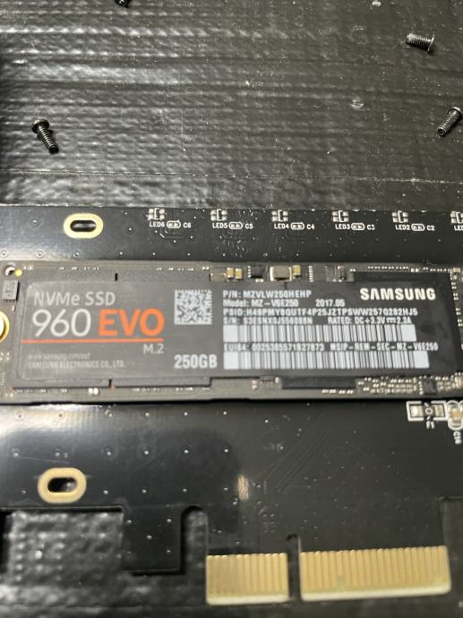 SAMSUNG SSD 960 EVO 250GB M.2-2280 NVMe+ICY BOX PRETVORNIK ZA M.2.NVMe