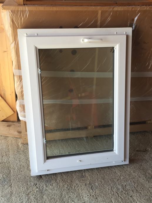 PVC 1160 mm x 860 mm Enokrilno  3 slojno okno