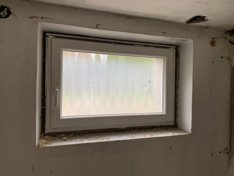 Enokrilno PVC okno 115x75