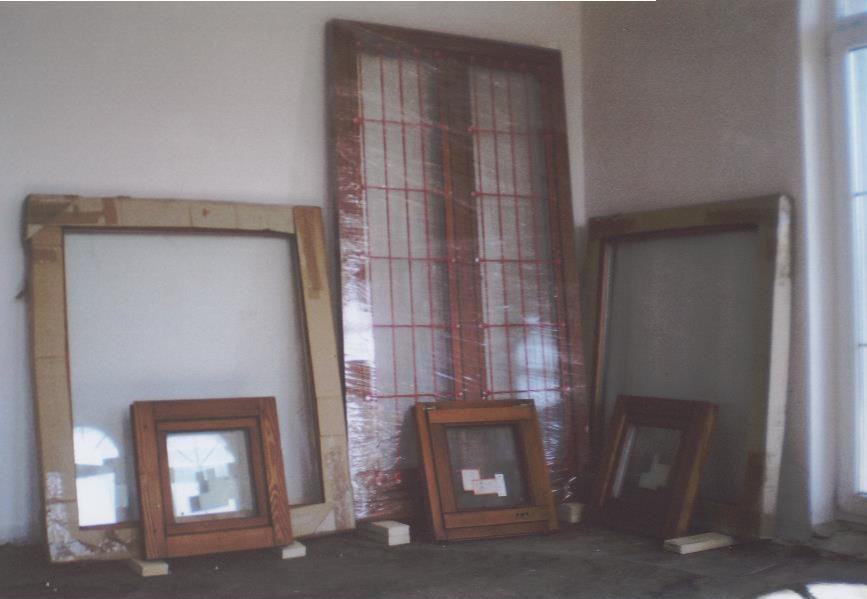 Prodajam NOVA lesena okna in vrata