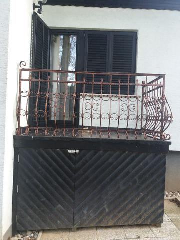 Lesena balkonska vrata