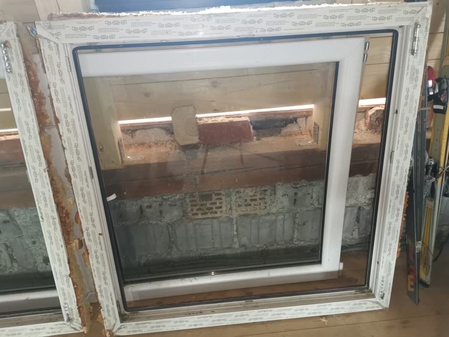 PVC okno - 1200x1200 mm