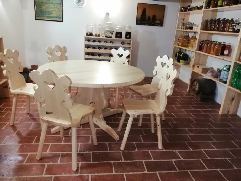 kmecki stoli slovenski stoli masivni stoli  starinski stol