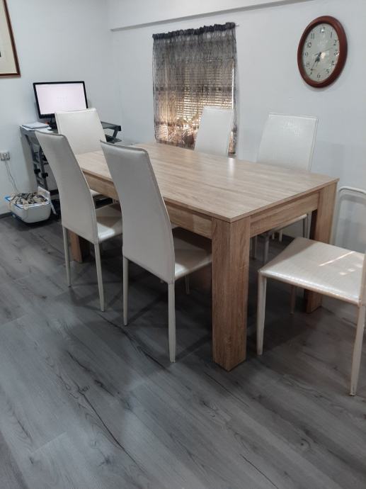 Kuhinjski stoli in miza