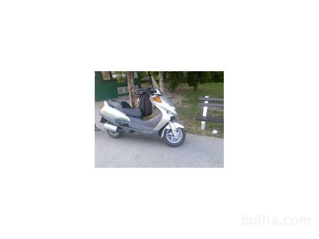 scooter rent a scooter najem honda za 18 eur / dan