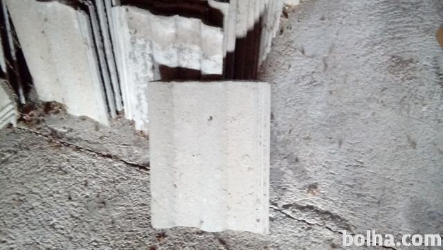 Podarim stiristo kosov betonske kritine .