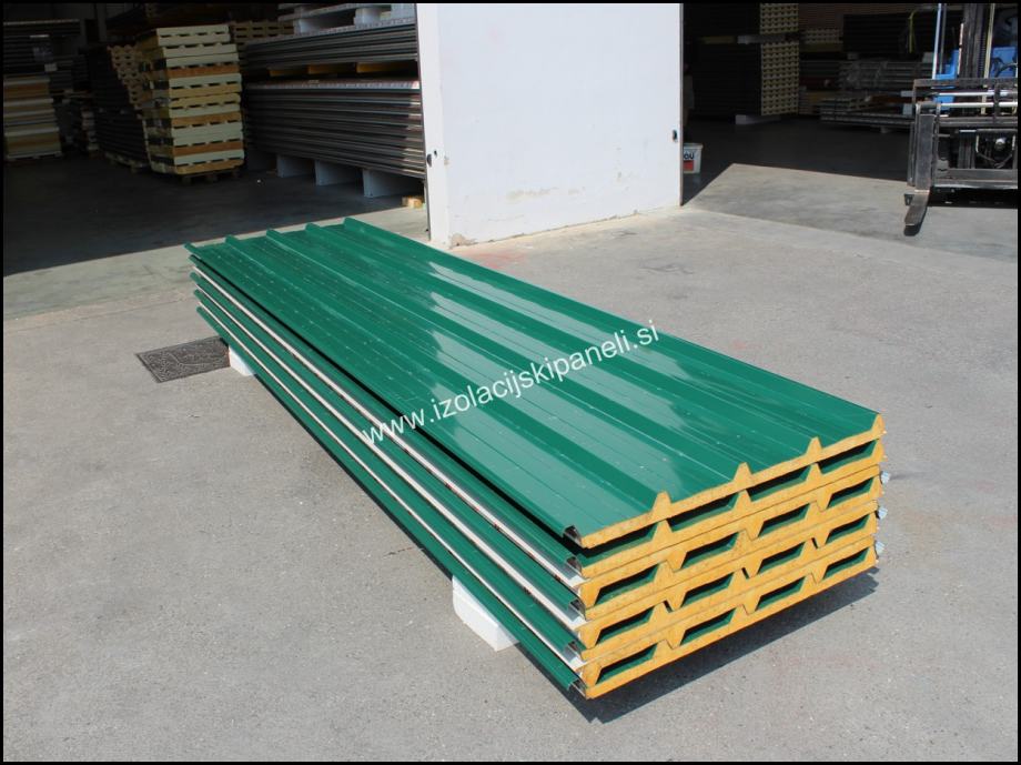 Strešni trapezni izolacijski paneli 30 mm zelena