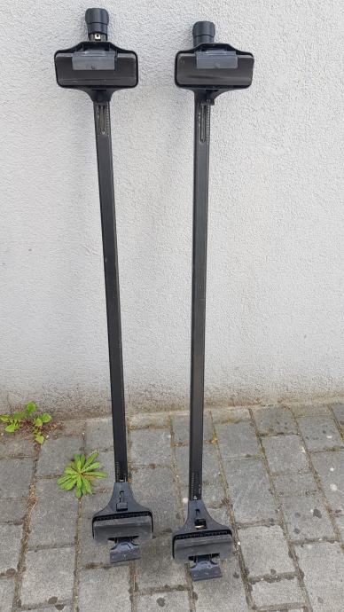 Thule strešni nosilec s prečkami dolžine 126 cm