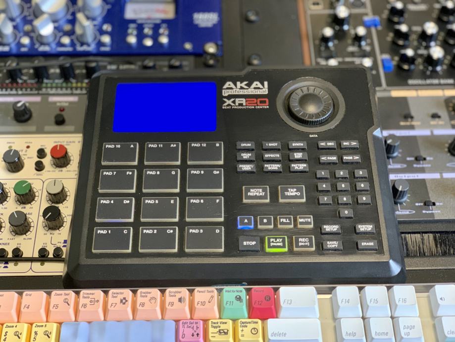 Akai XR20 Drum Machine ( Ritem Masina )