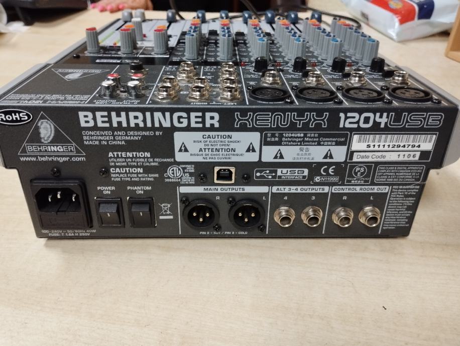 BEHRINGER XENYX 1204USB, 12 kanalni mixer