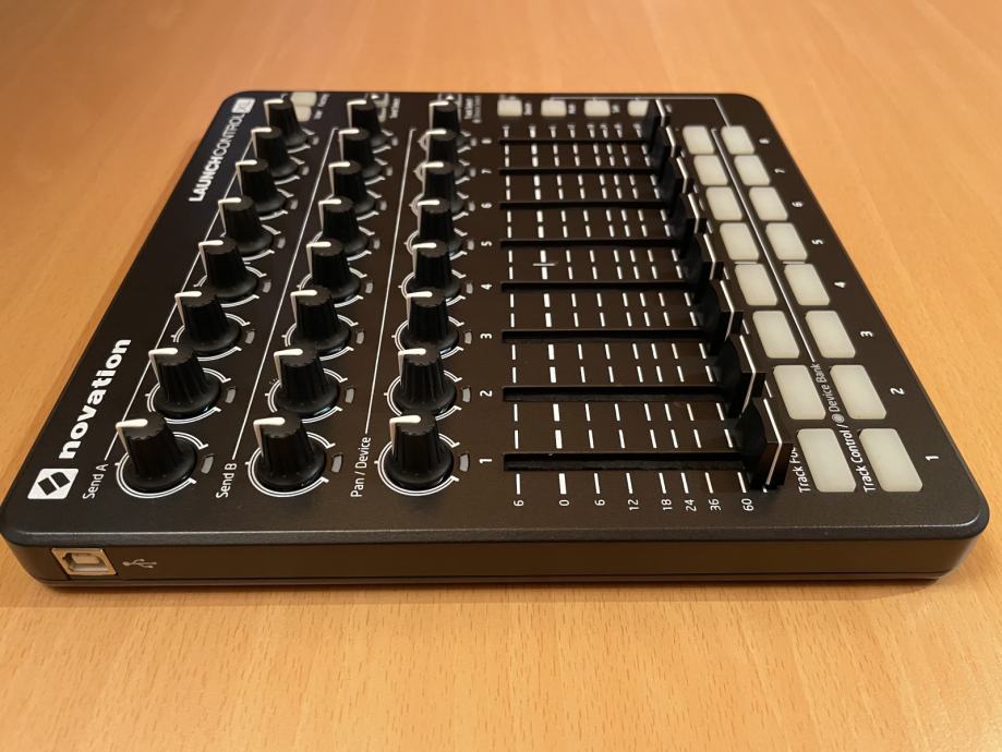 Novation Launch Control XL MK2 midi kontroler