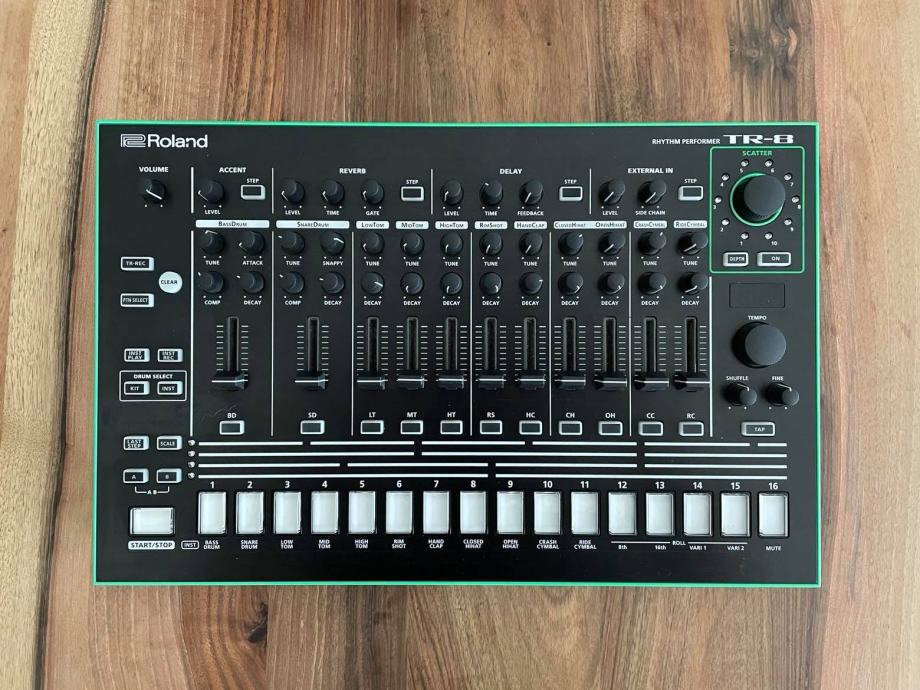 Roland TR8 + 7X7 Expansion