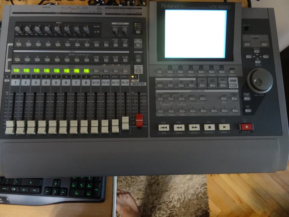 roland-vs-1680