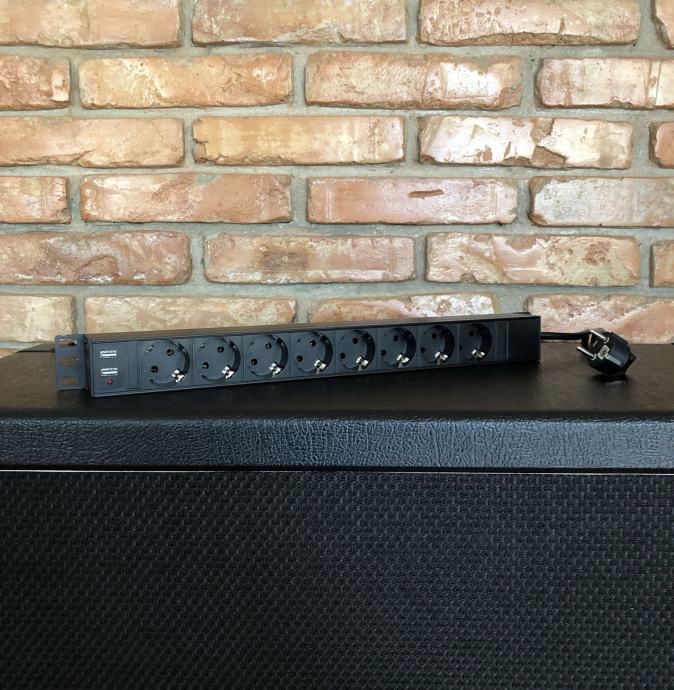 The t.racks Power 8 S USB Rack razdelilec