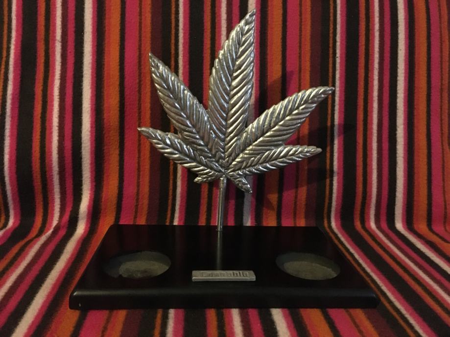 Svečnik z motivom Konoplje (Cannabis, Marihuana, Trava)
