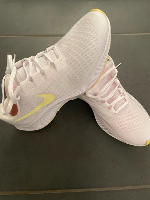 kinvara 11 vs pegasus 37