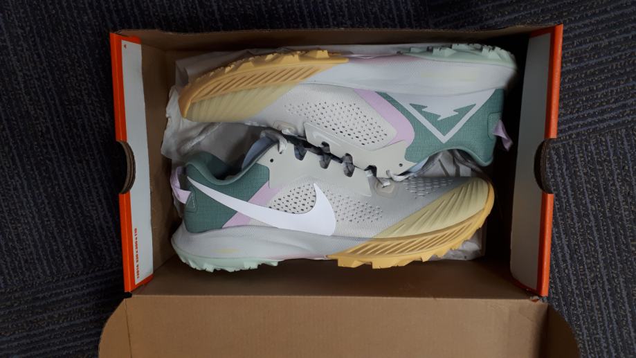 nike air zoom kerra tiger