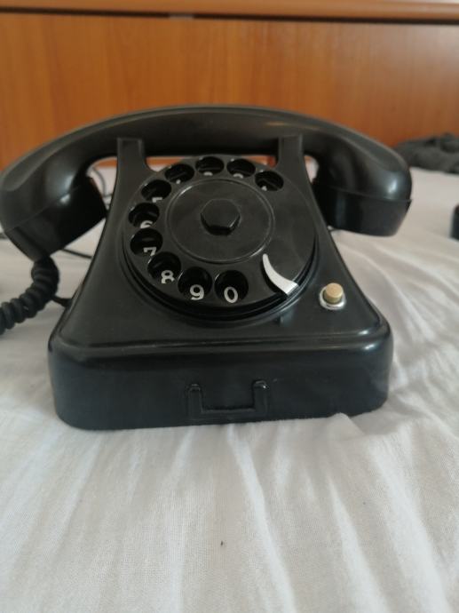 Starinski bakelitni telefon iskra Ata 11