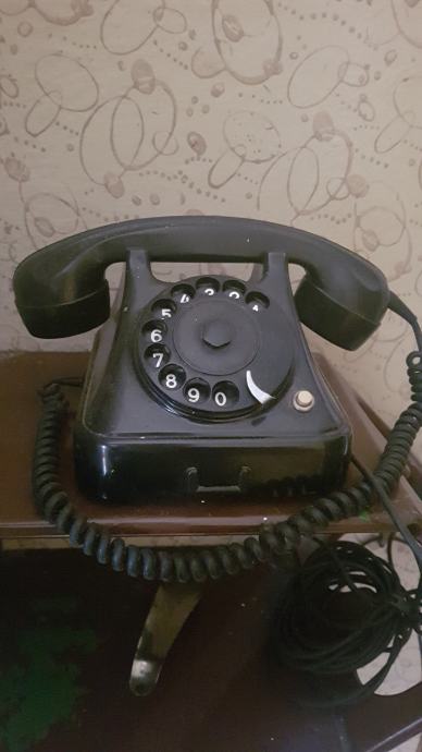 Starinski telefon analogni