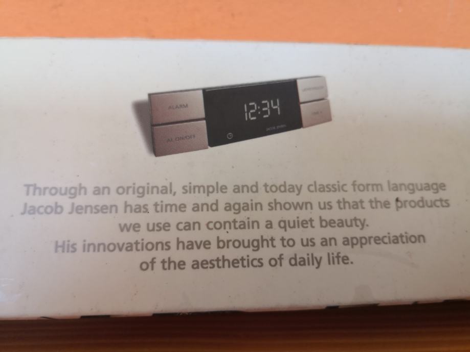 Dizajnerska ura JACOB JENSEN, alarm clock