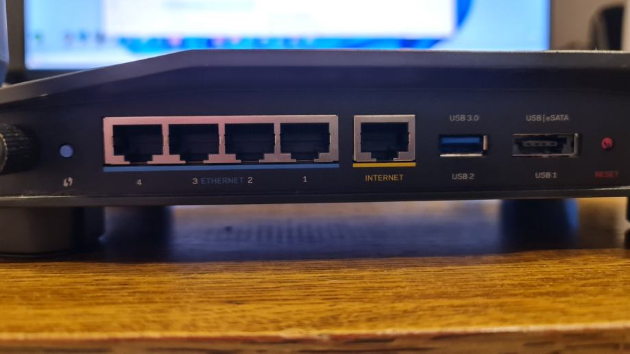 Linksys WRT 1900 ACS router usmerjevalnik