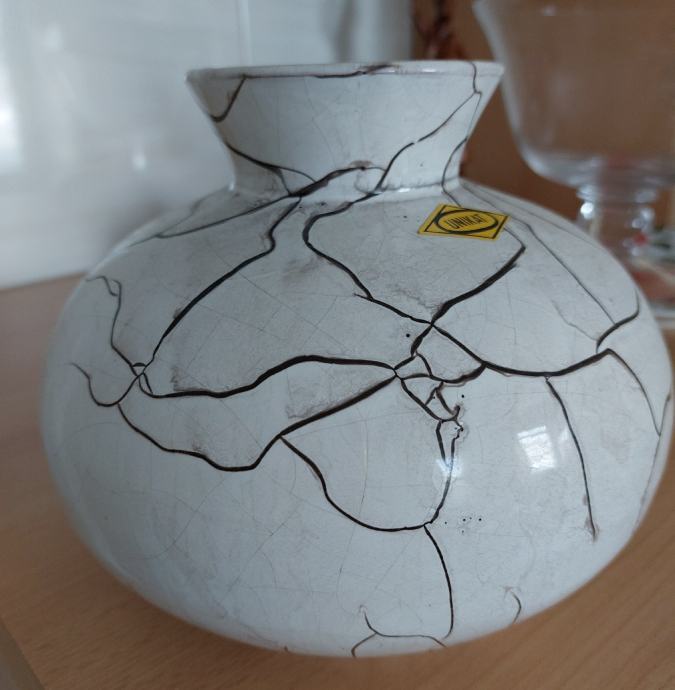 Keramična vaza