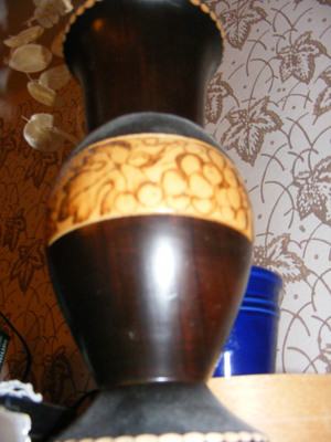 Lesena vaza, ročno delo