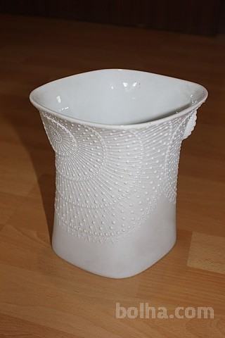Vaza, bela keramična