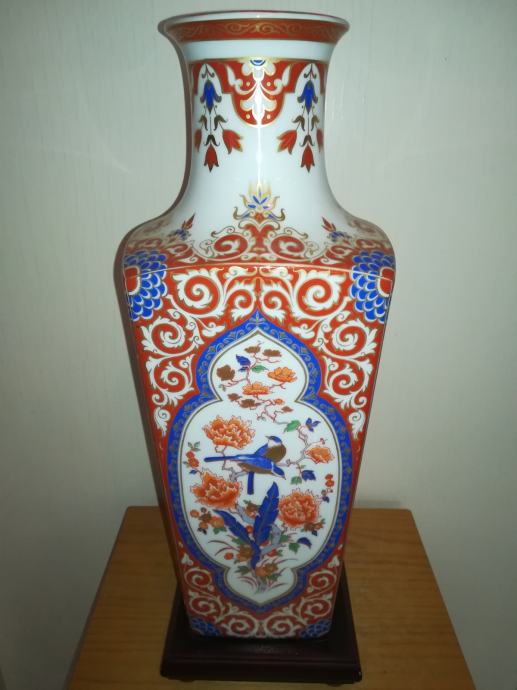 Vaze Kitajska in Steklarne Rogaška Slatina