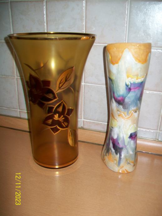 Vaza steklena (28 cm) + podarim eno iz keramike