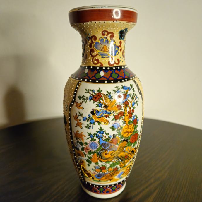 Kitajska starinska vaza iz porcelana, ročna poslikava in izdelava