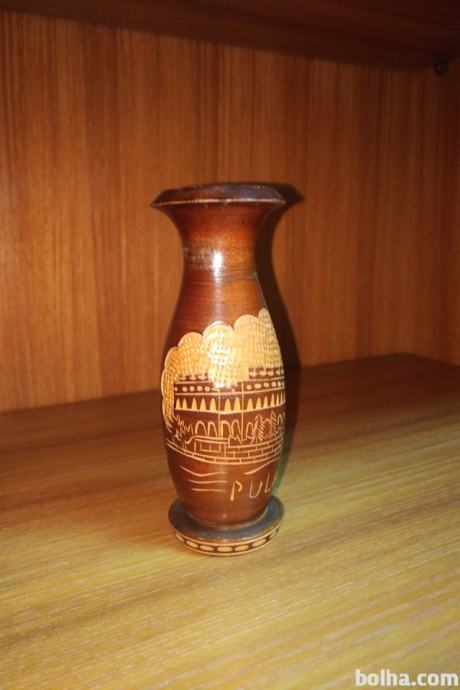Vaza s slikovno podobo Pule