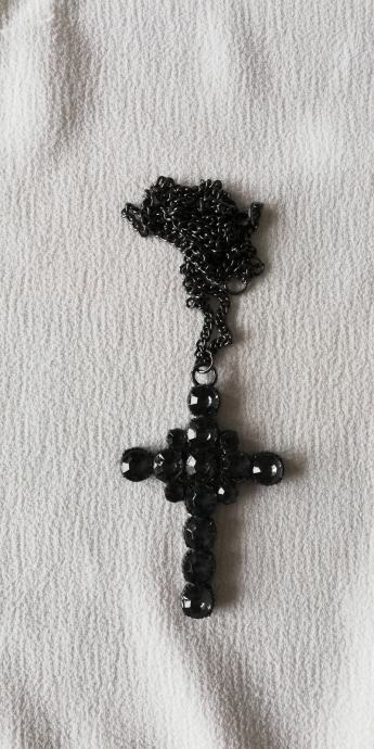 Verižica križ